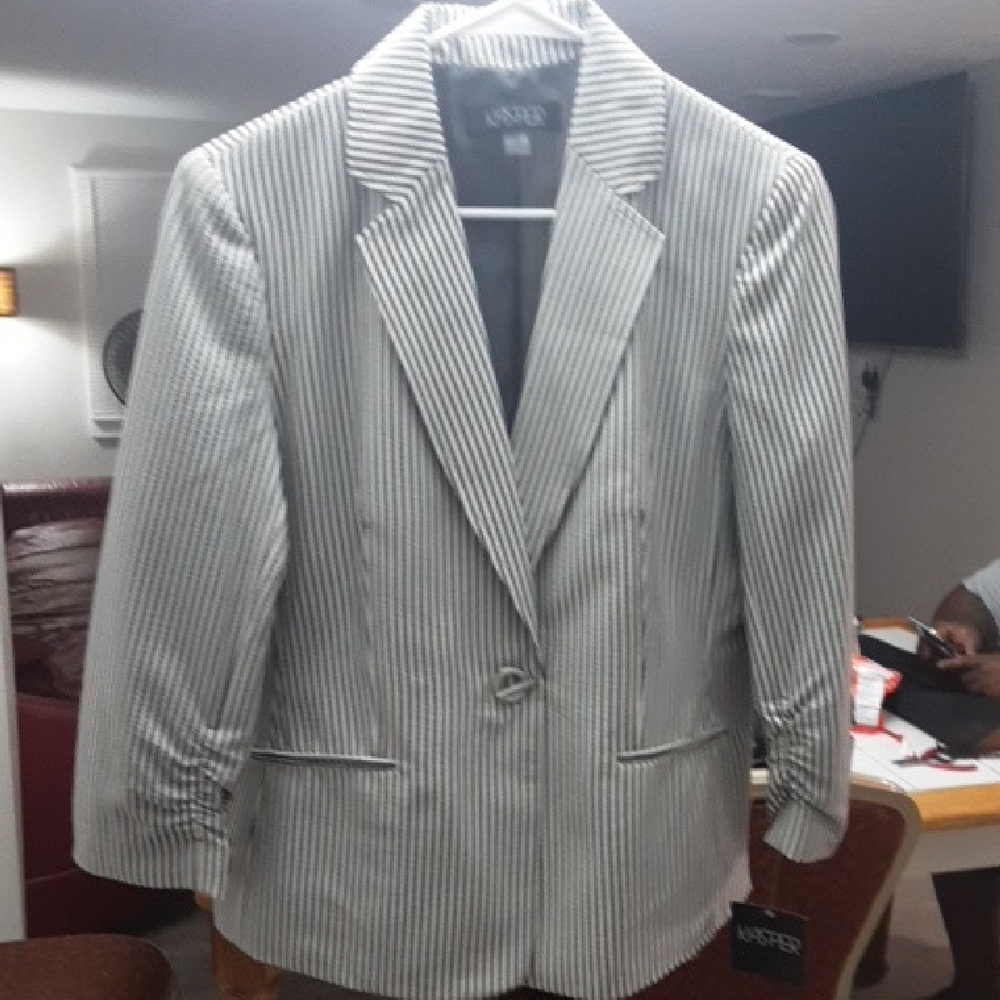 Kasper Gray Classic Blazer with Notched Lapels